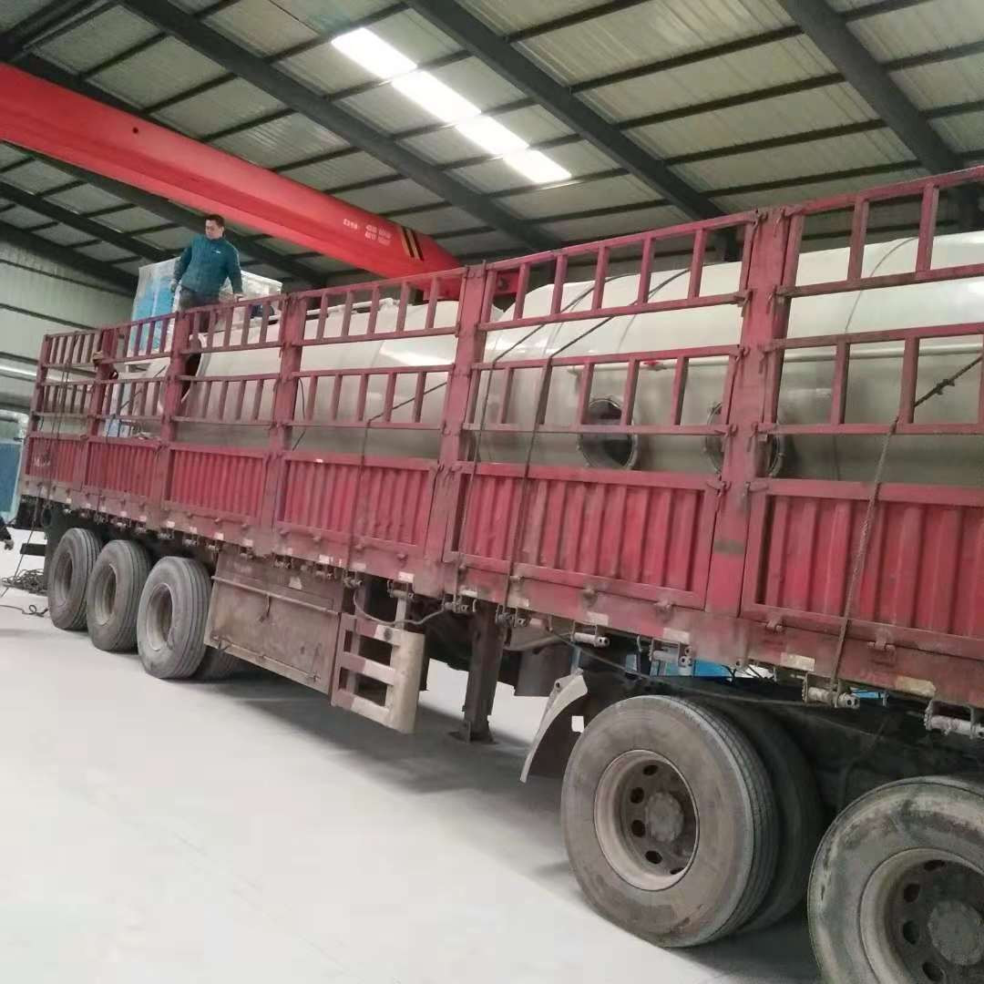 噴淋塔、活性炭吸附設備裝車(chē)完成